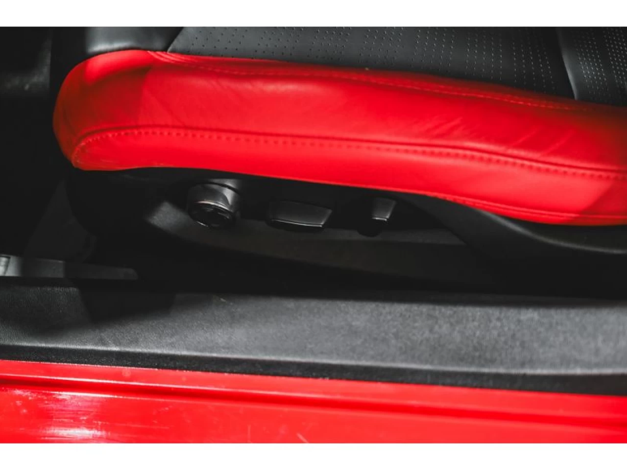 2023 Chevrolet Corvette 2LT CONVERTIBLE ÉCHAPPEMENT PERFORMANCE CARBON FLA Image principale