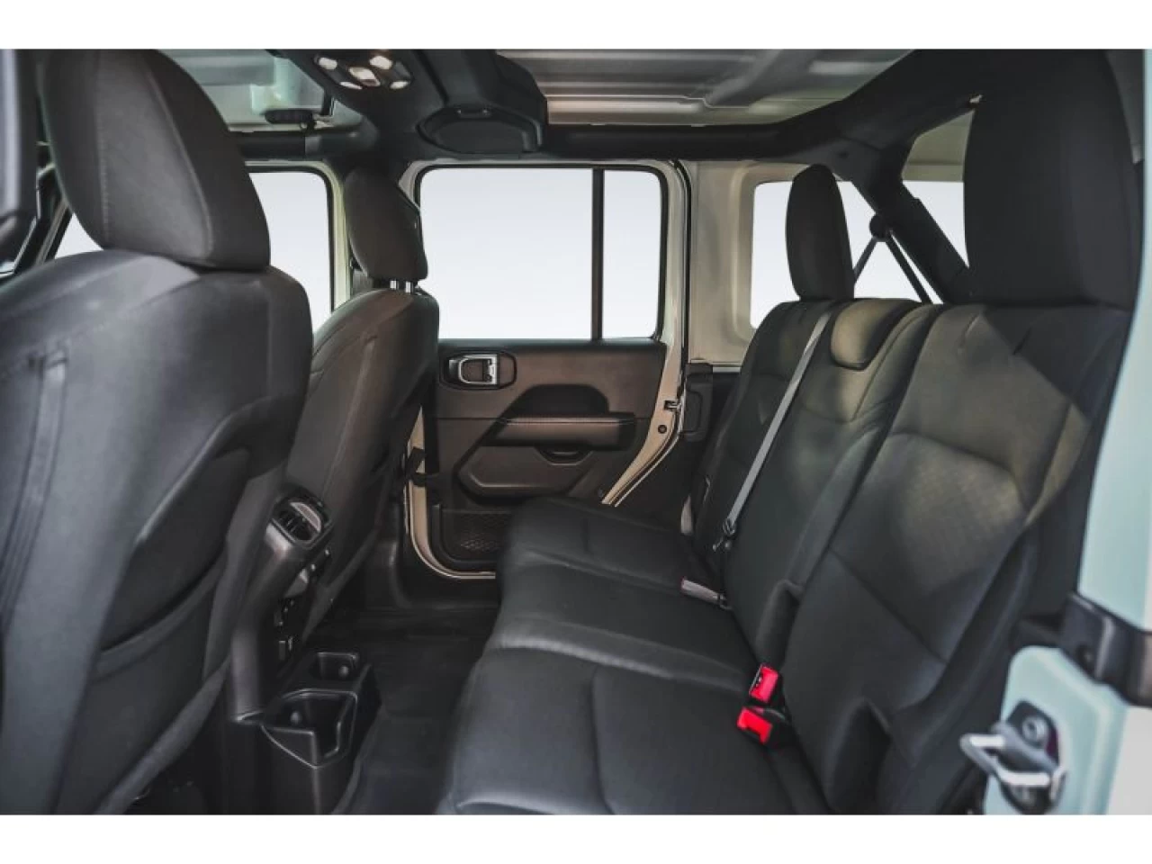 2023 Jeep Wrangler Sahara 4 Door 4x4 V6 GROUPE TEMPS FROID Main Image