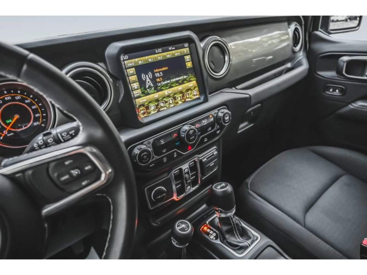 2023 Jeep Wrangler Sahara 4 Door 4x4 Image principale