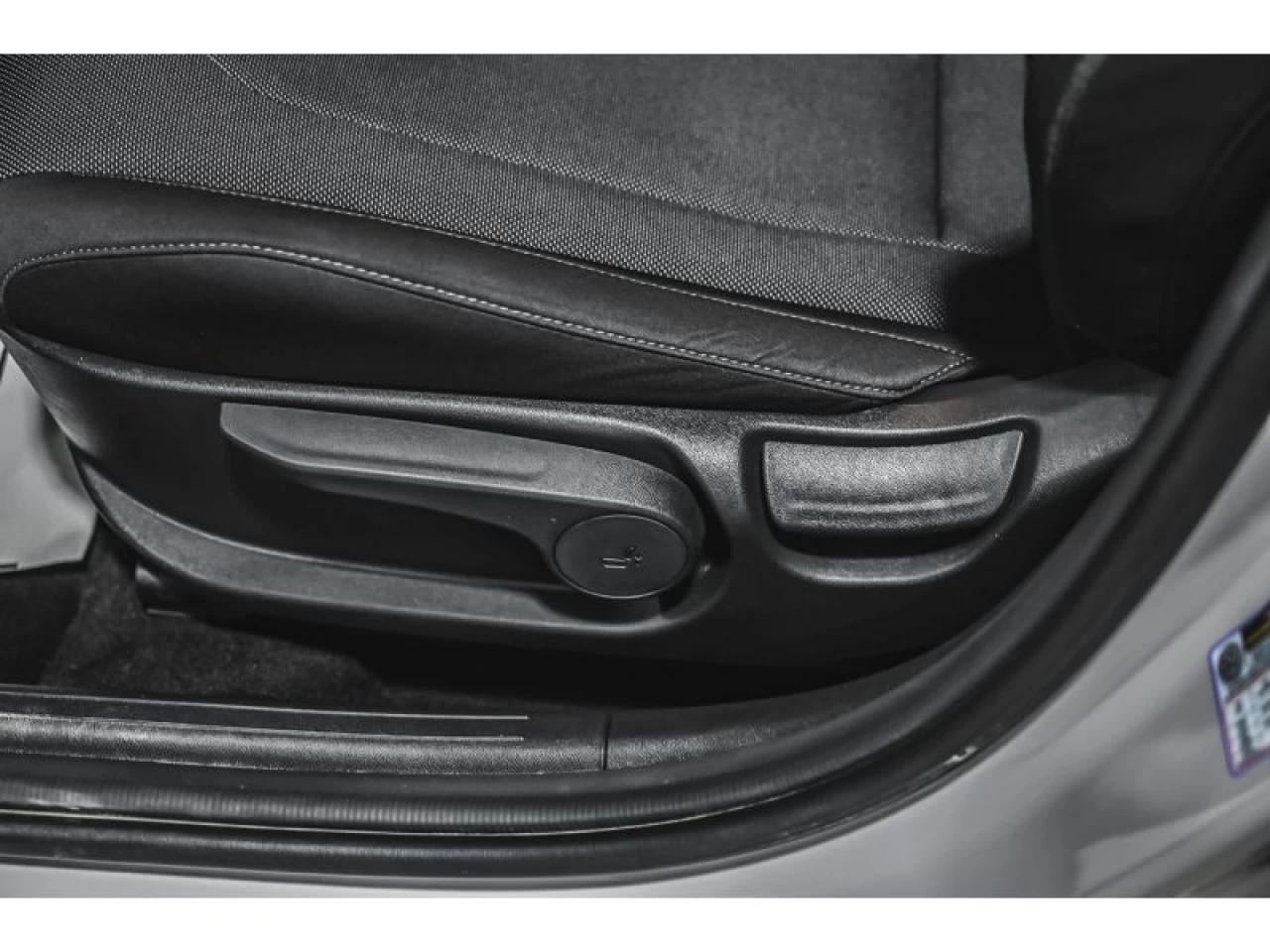 2025 Hyundai Elantra Essential IVT Image principale