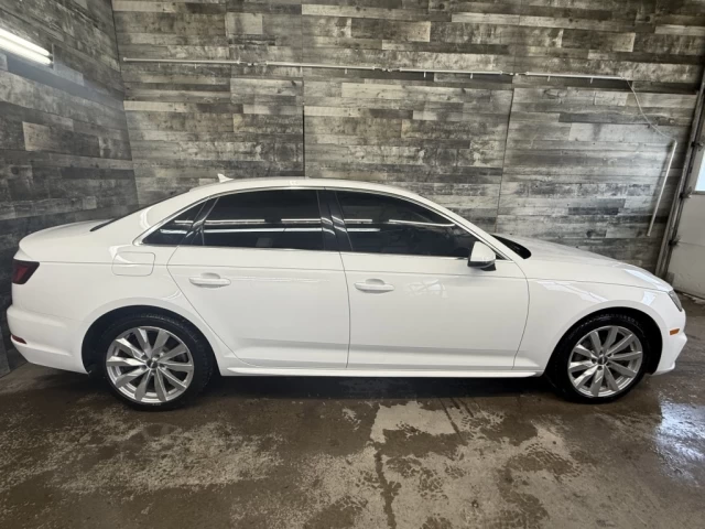 Audi A4 Komfort S TRONIC AWD CUIR TOIT **APPROUVÉ À 99.9%* 2018