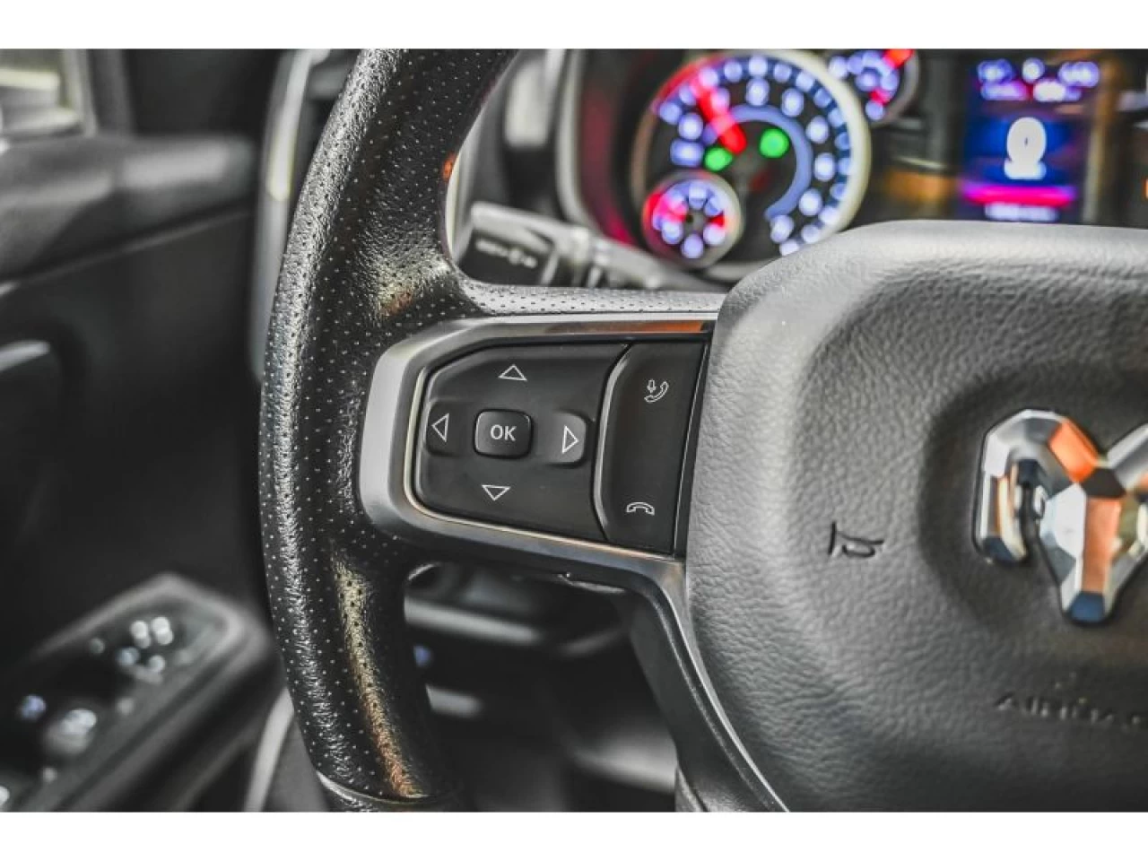 2025 Dodge Ram Big Horn 4x4 Quad Cab 6'4" Box Image principale