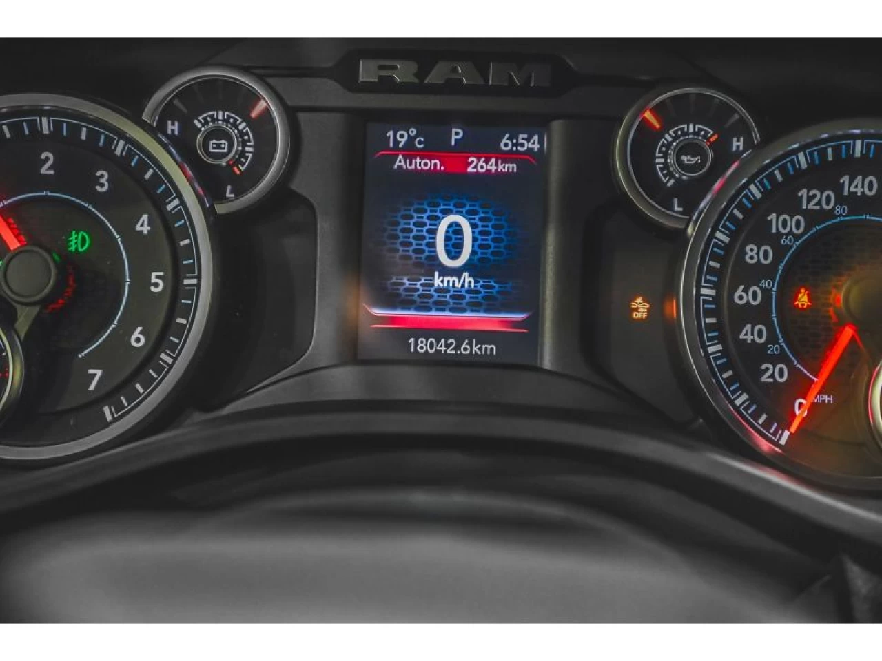 2025 Dodge Ram Big Horn 4x4 Quad Cab 6'4" Box Image principale