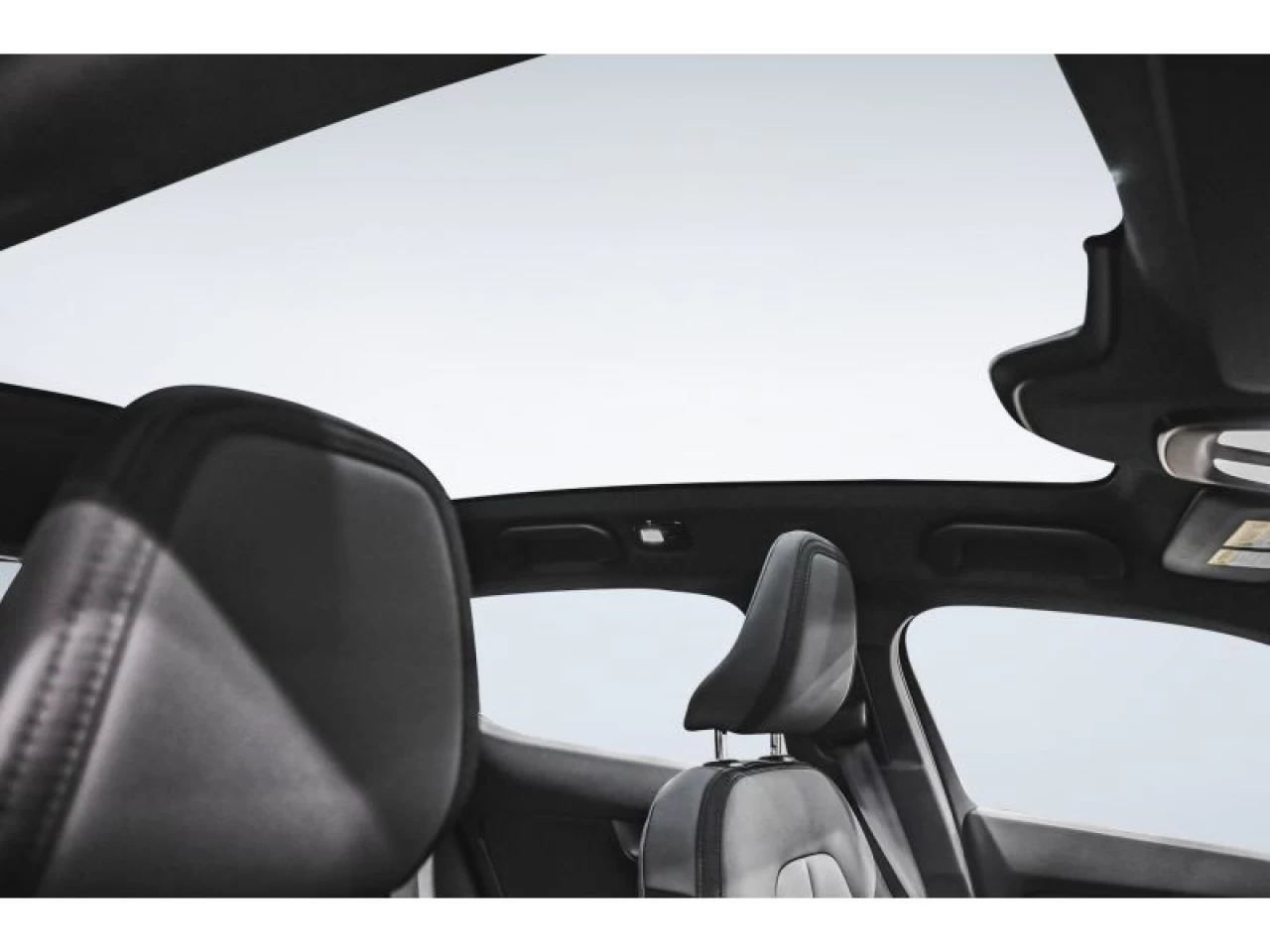2025 Polestar 2 Long Range Dual Motor TOIT PANORAMIQUE Image principale