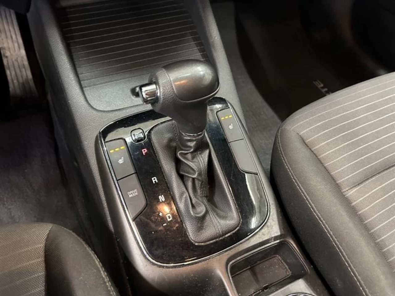 2018 Kia Forte Auto Cam de Recul S. Chauffant ** APPROUVÉE 99.9% Main Image