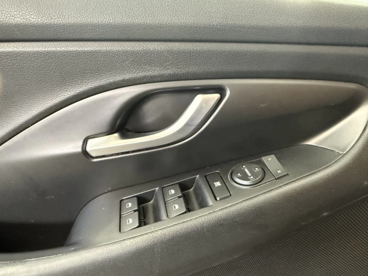 2018 Hyundai Elantra GT GL AUTO CAM DE RECUL BLUETOOTH **APPROUVÉ À 99.9%* Main Image