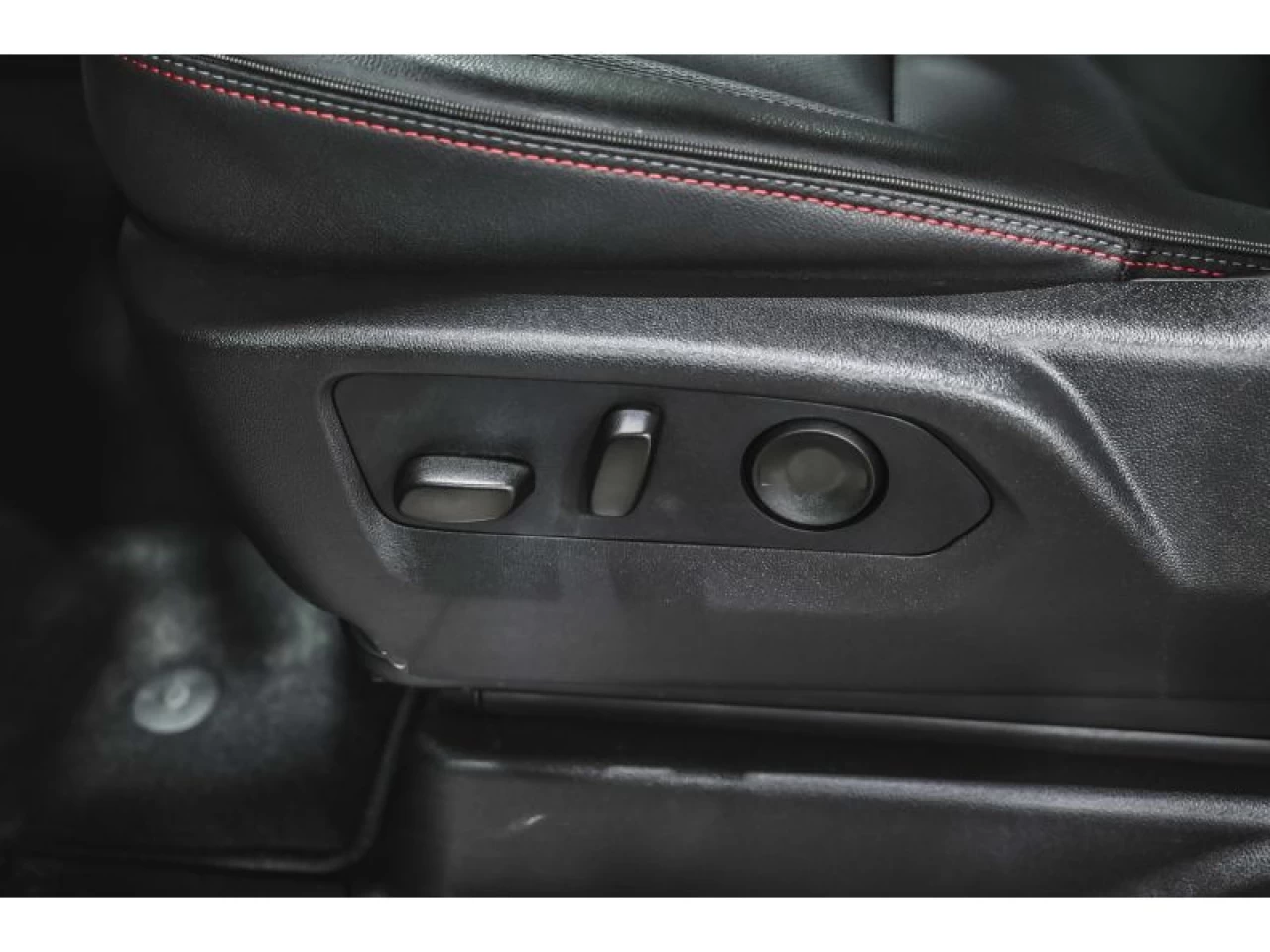2026 Chevrolet Tahoe RST TOIT PANO GROUPE CONFORT GROUPE REMORQUAGE MAX Image principale