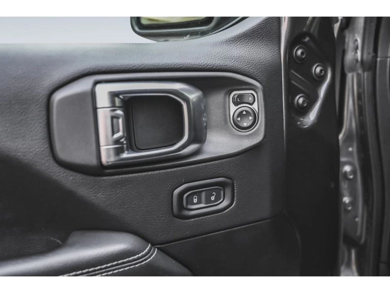 2023 Jeep Wrangler Sahara 4 Door 4x4 Image principale