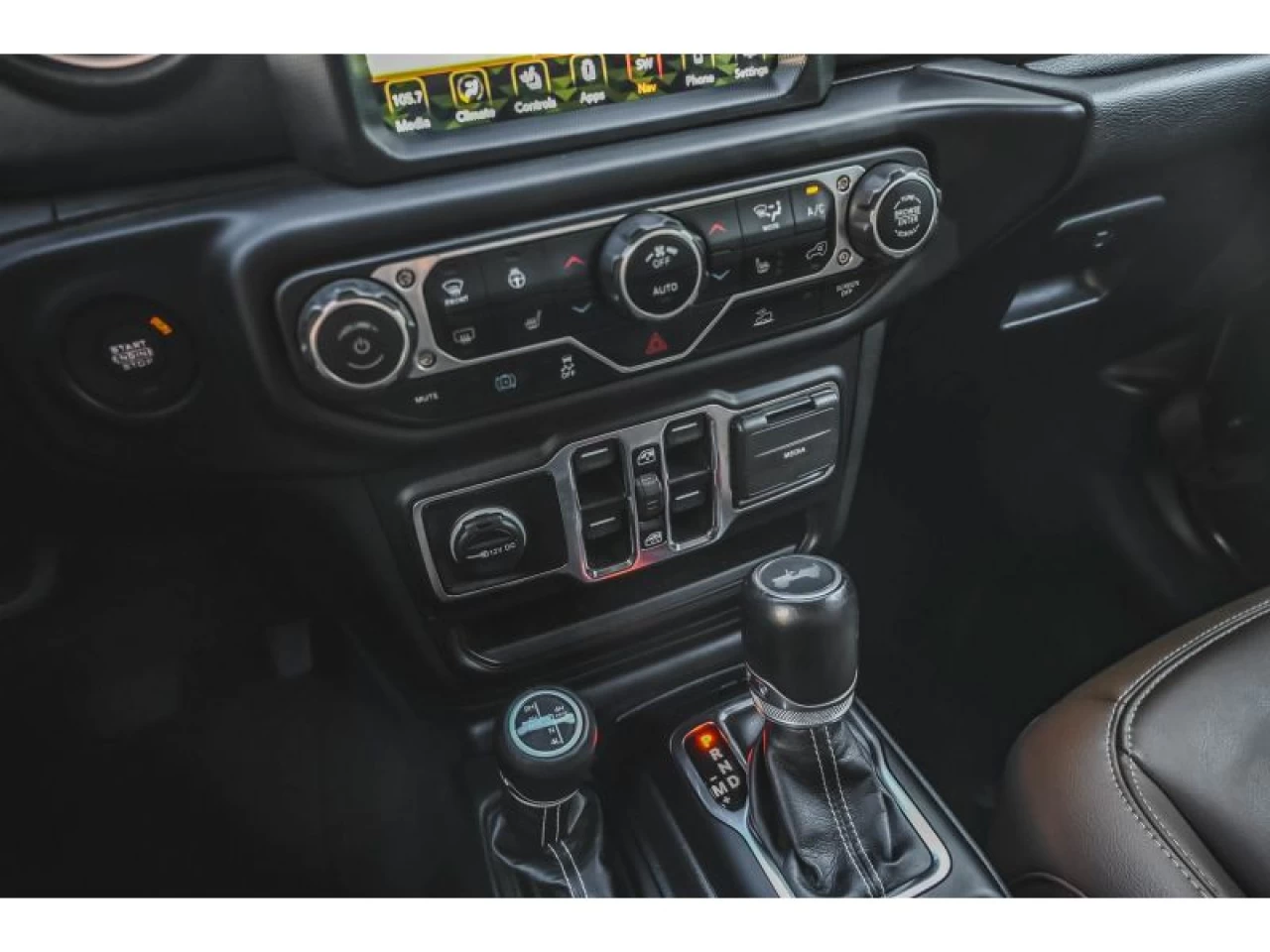 2023 Jeep Wrangler 4XE Sahara 4 Door 4x4 Image principale