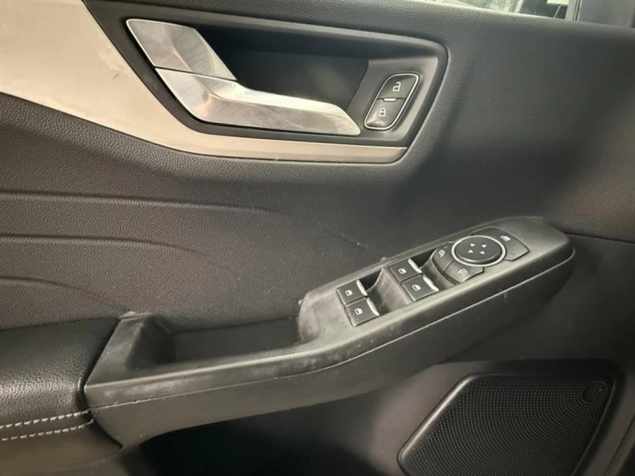 2021 Ford Escape SE AWD CAM DE RECUL ** APPROUVÉ À 99.9%** Main Image