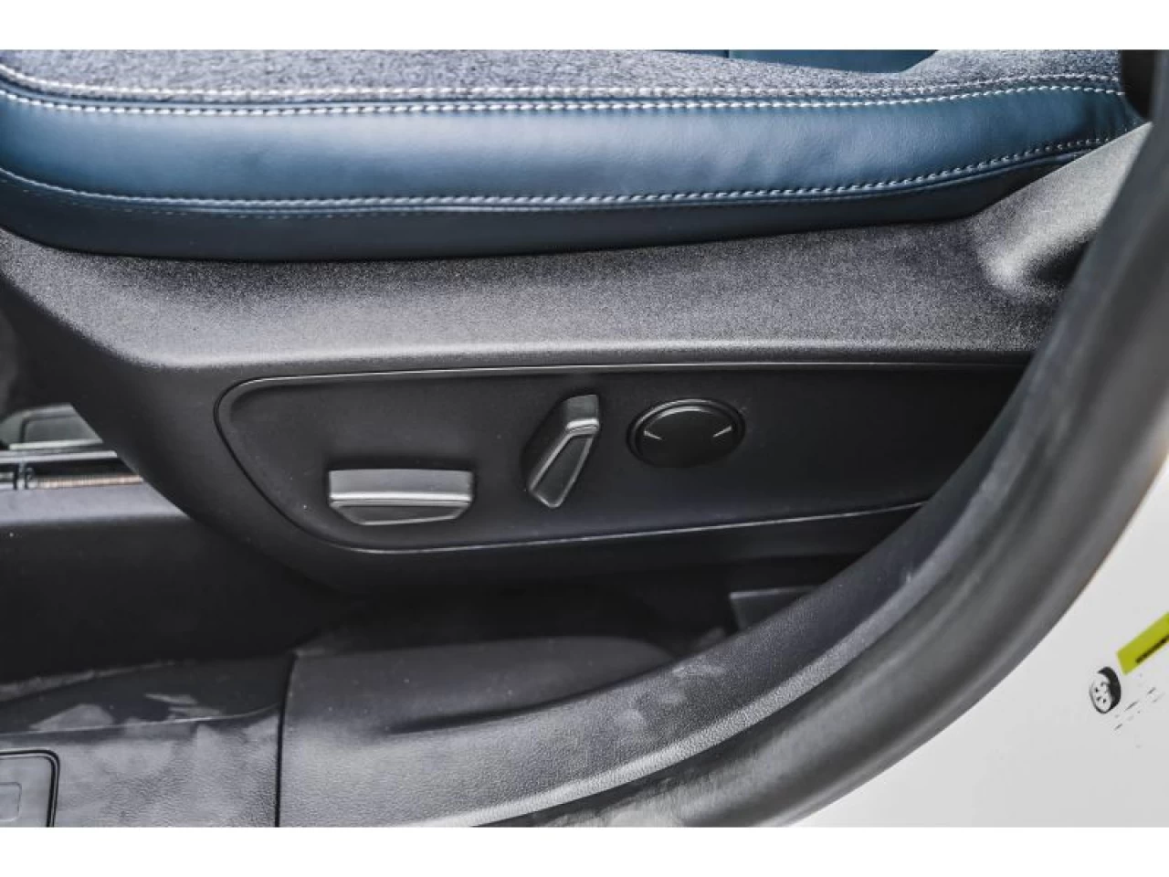 2024 Ford Bronco Outer Banks 4x4 TECH PACKAGE Main Image