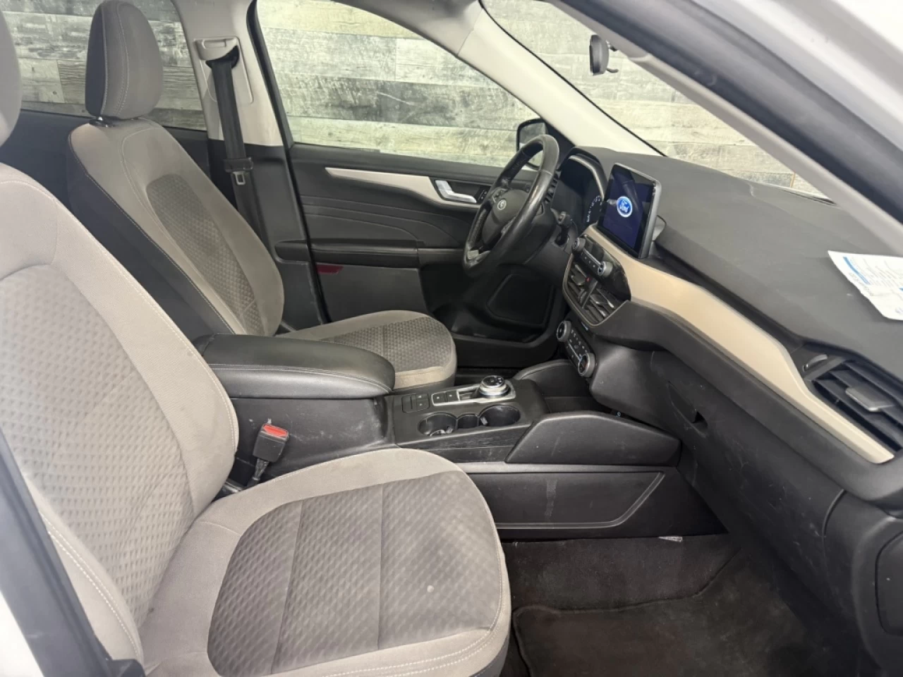 2021 Ford Escape SE AWD CAM DE RECUL ** APPROUVÉ À 99.9%** Image principale