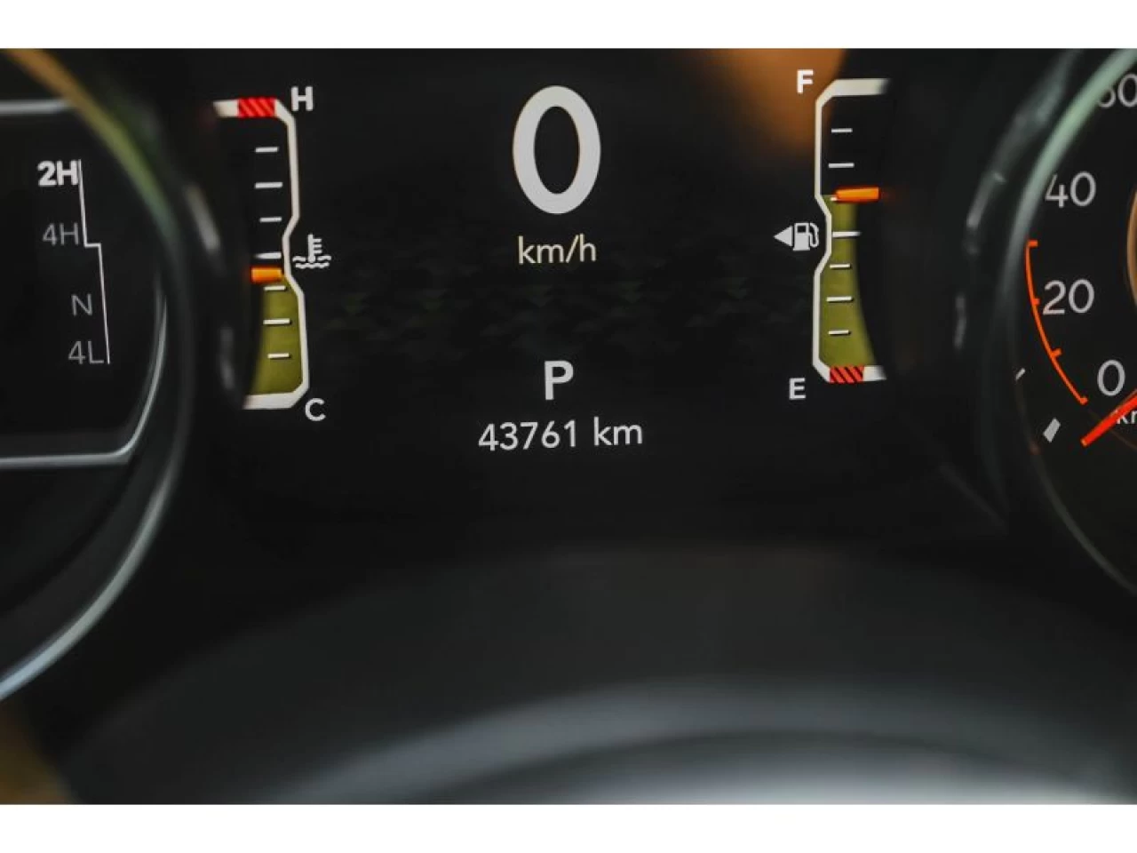 2023 Jeep Wrangler Sahara GROUPE REMORQUAGE TOIT SKY ONE-TOUCH Image principale