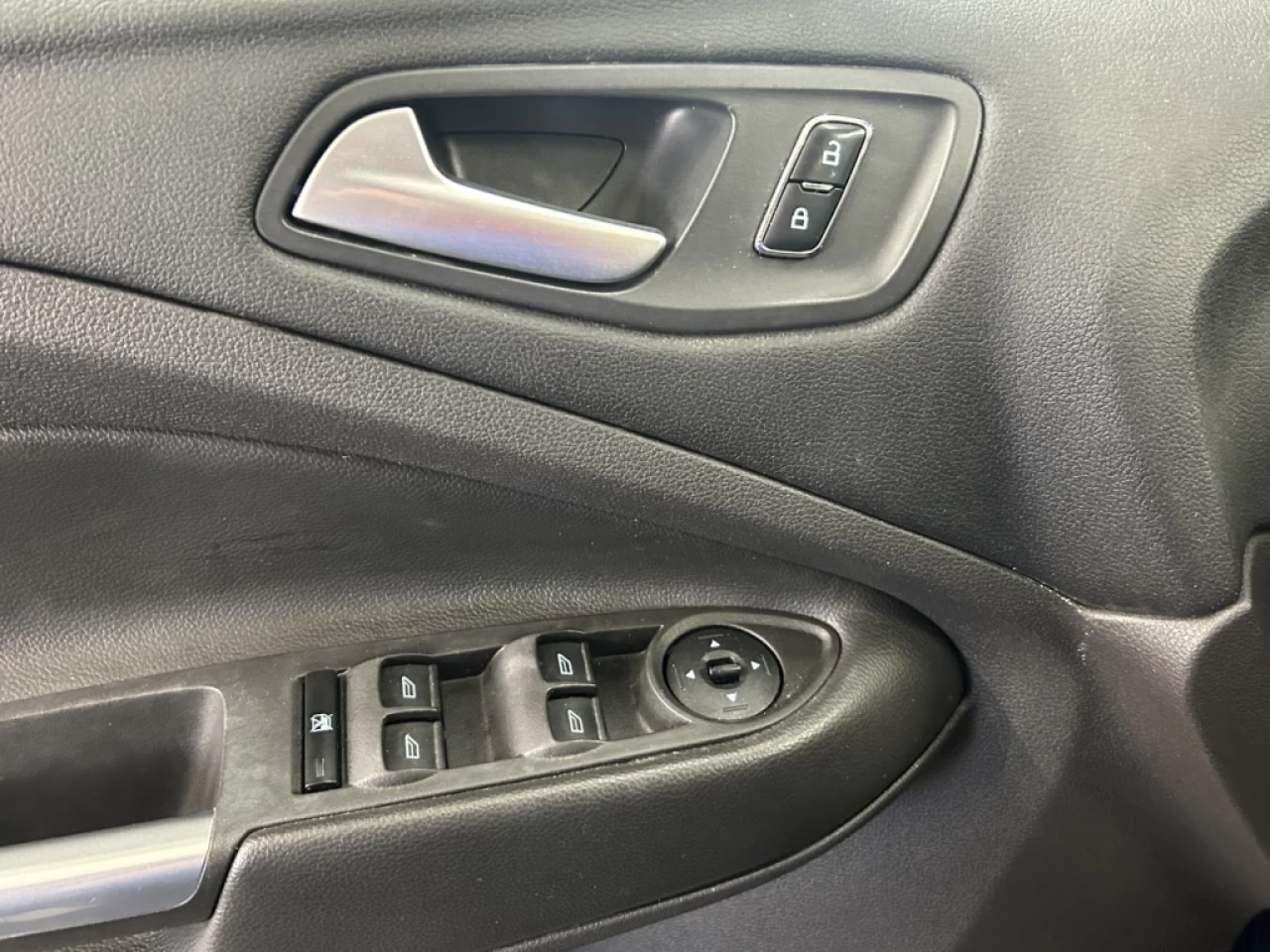 2015 Ford Escape SE Image principale