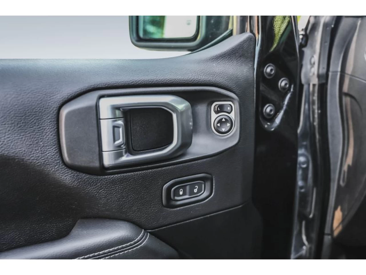 2023 Jeep Wrangler Sahara 4X4 V6 Image principale
