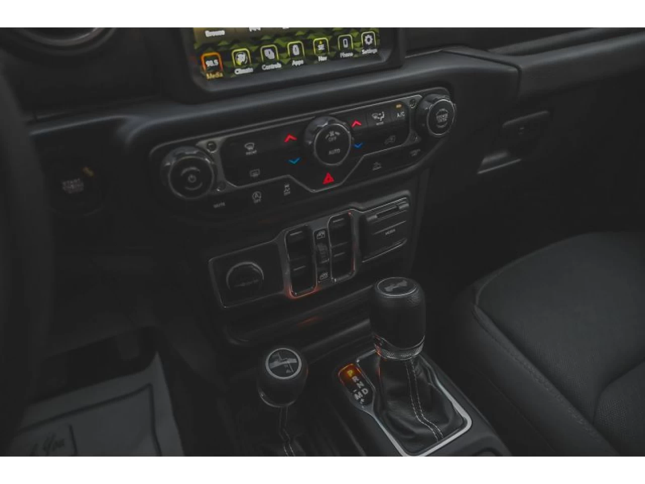 2023 Jeep Wrangler Sahara 4 Door 4x4 Image principale