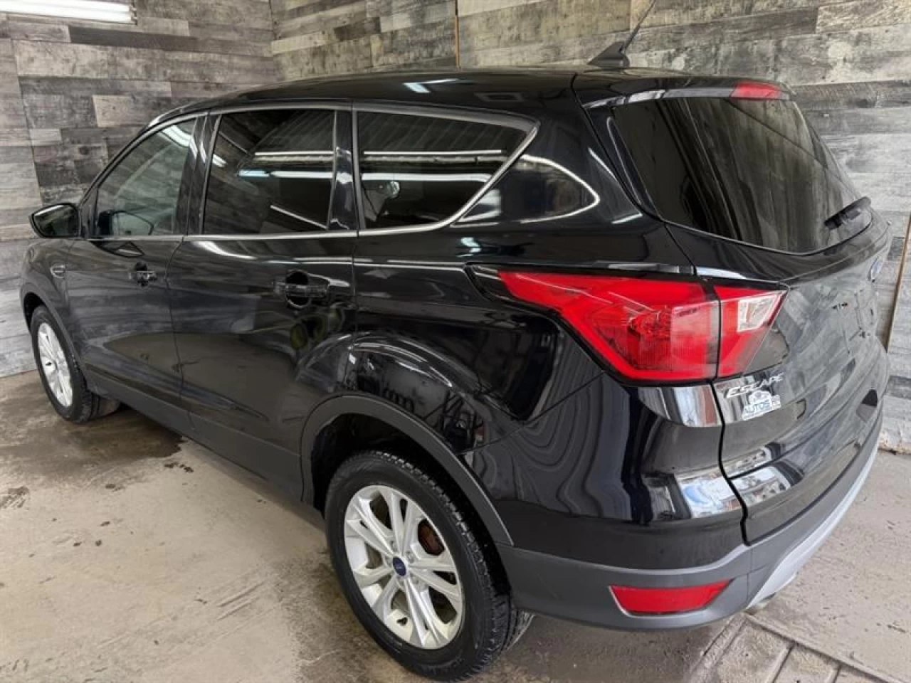 2019 Ford Escape SE Image principale