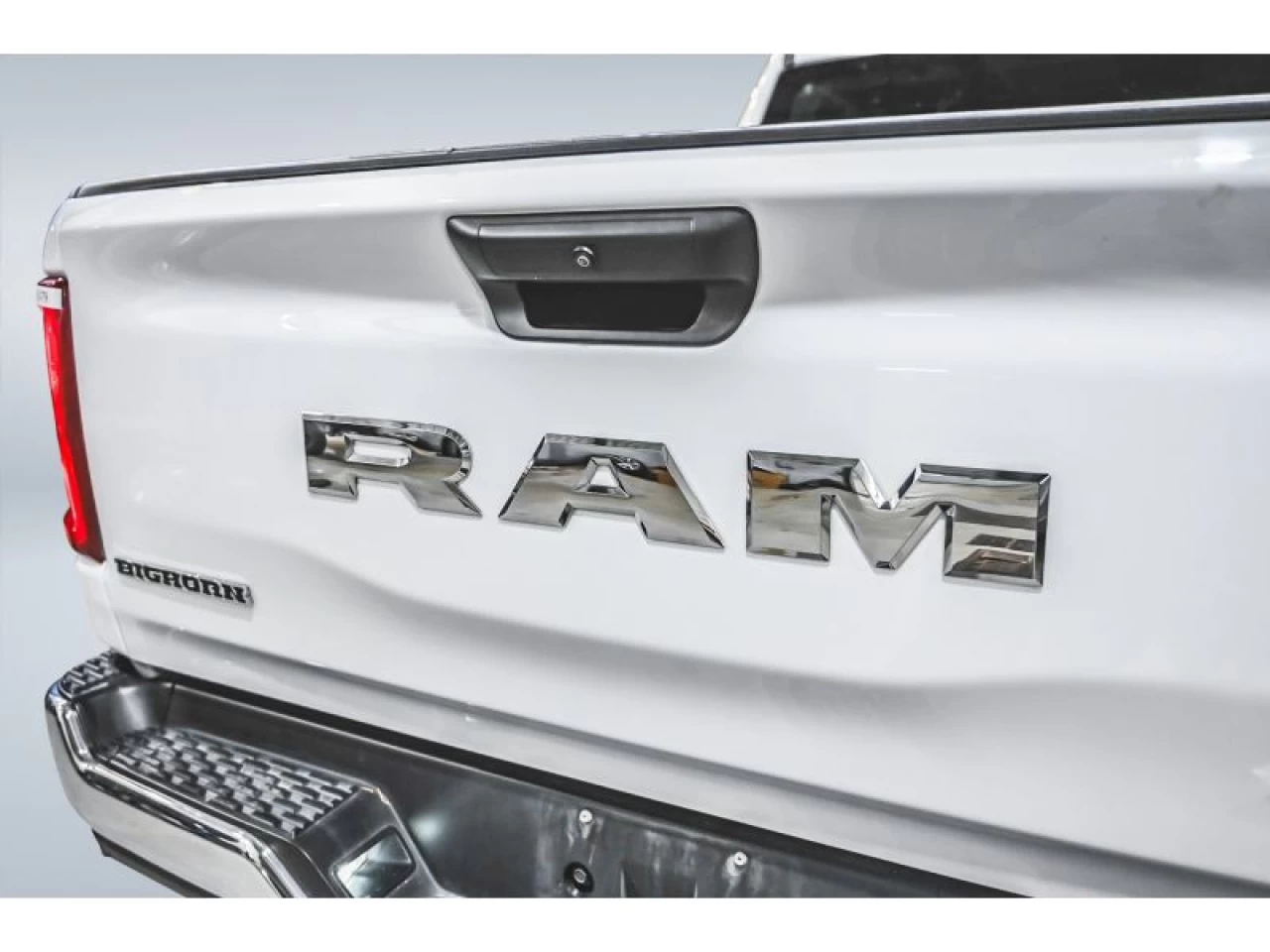2025 Dodge Ram Big Horn 4x4 Quad Cab 6'4" Box Image principale