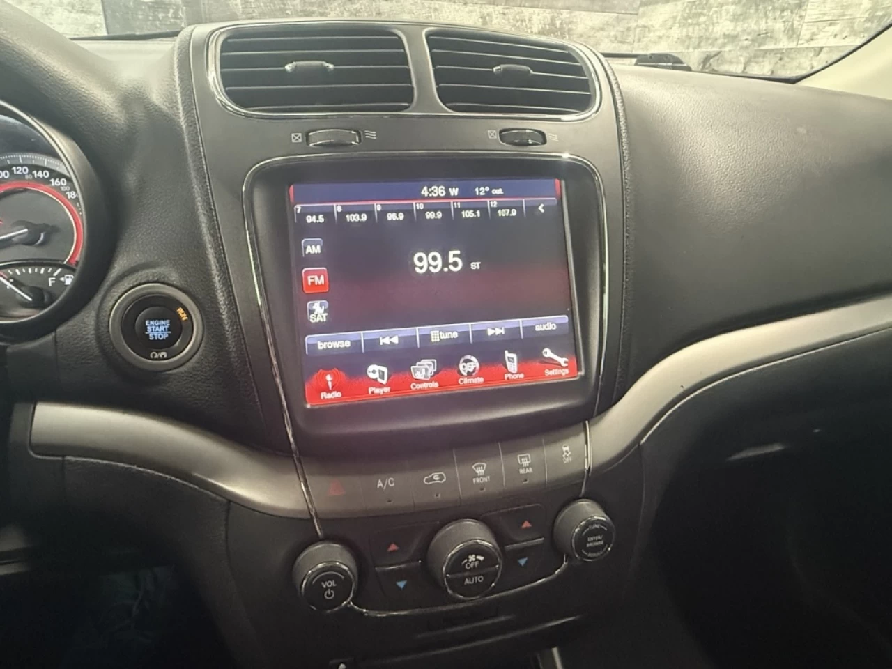 2018 Dodge Journey Crossroad AWD CUIR BLUETHOOT **APPROUVÉE 99,9%** Image principale