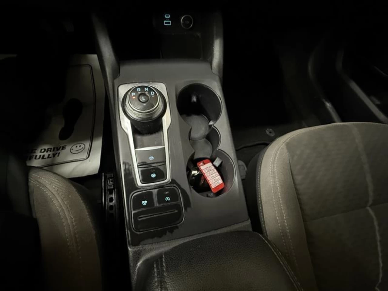 2021 Ford Escape SE AWD CAM DE RECUL ** APPROUVÉ À 99.9%** Main Image