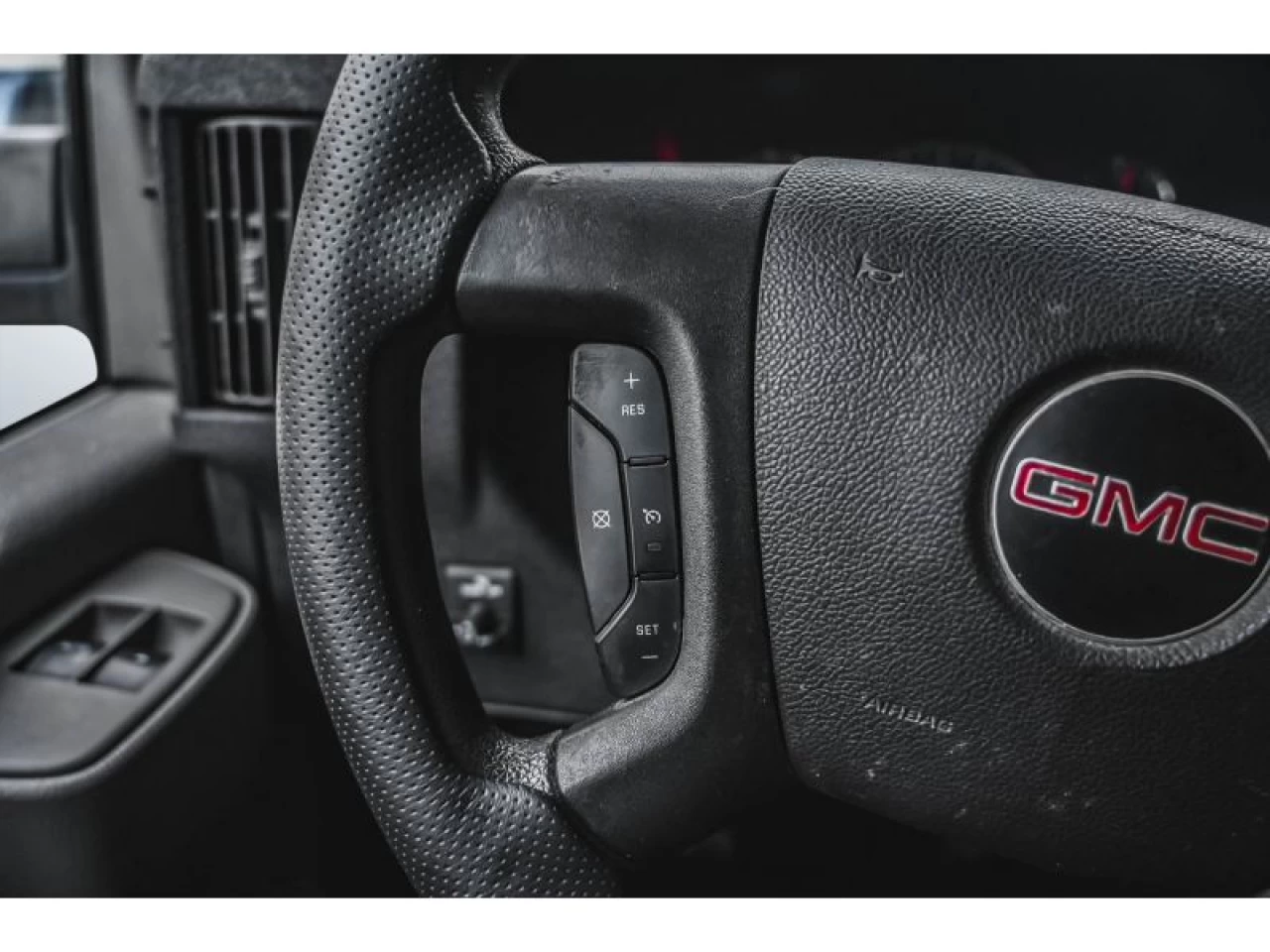 2017 GMC Savana RWD 2500 135" Image principale