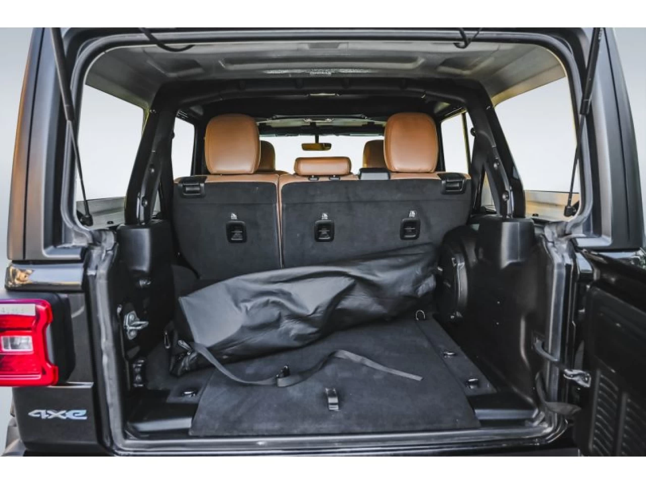 2023 Jeep Wrangler 4XE Sahara 4 Door 4x4 Image principale
