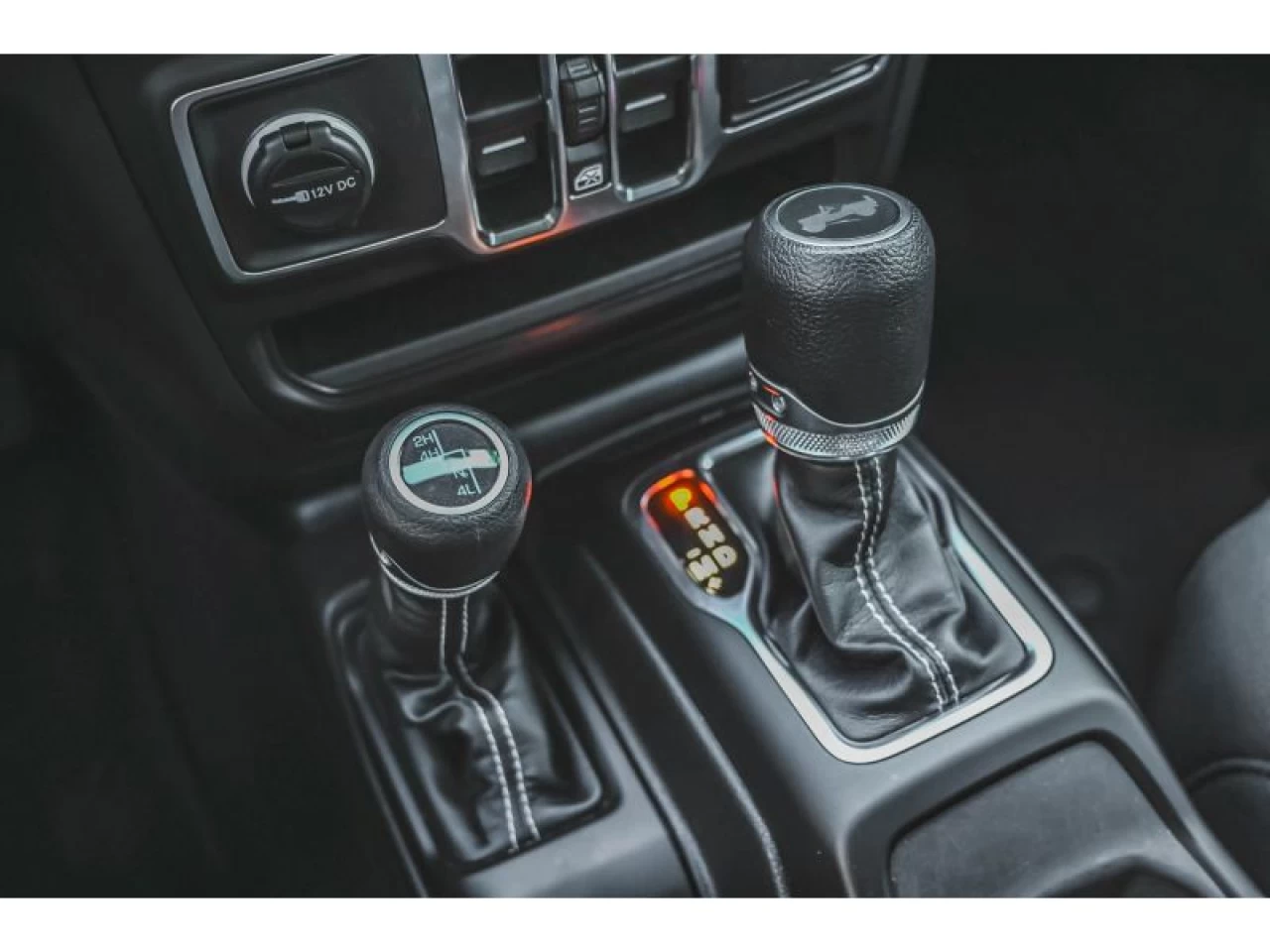 2023 Jeep Wrangler Sahara 4 Door 4x4 V6 GROUPE TEMPS FROID Main Image