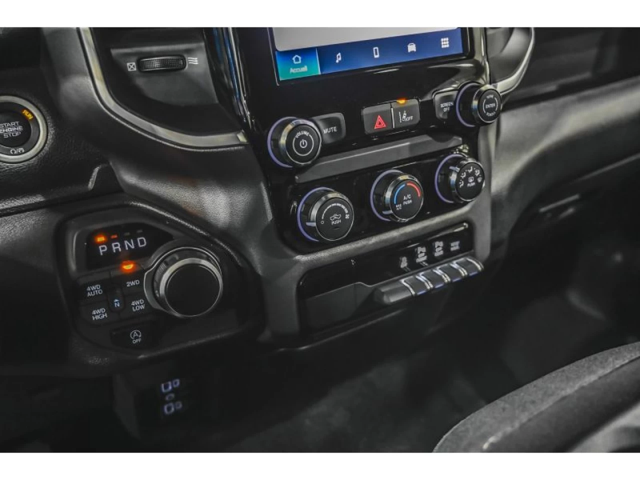 2025 Dodge Ram Big Horn 4x4 Quad Cab 6'4" Box Image principale