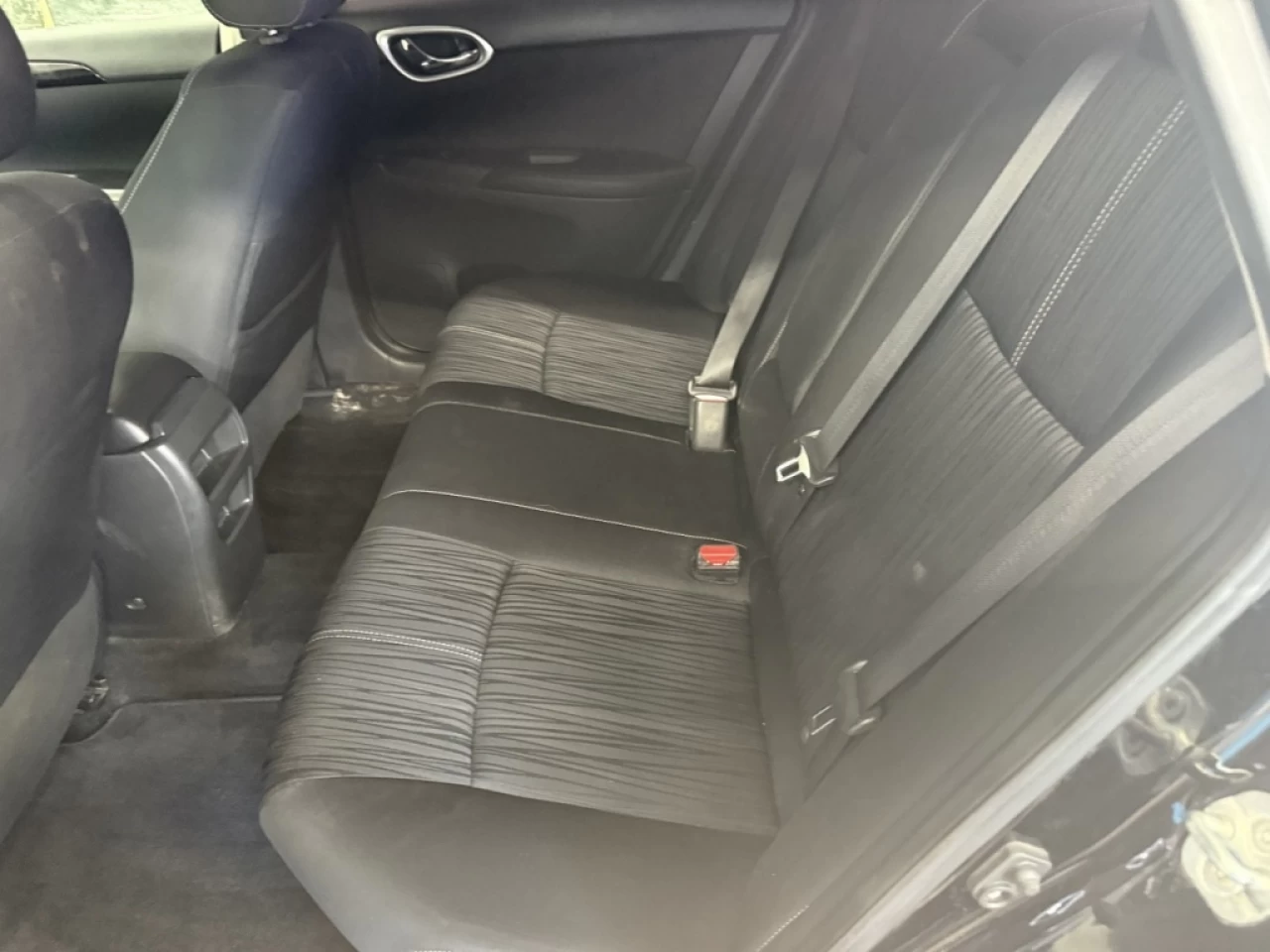 2018 Nissan Sentra SV AUTO TOIT CAM DE RECUL **APPROUVÉ À 99.9%** Main Image