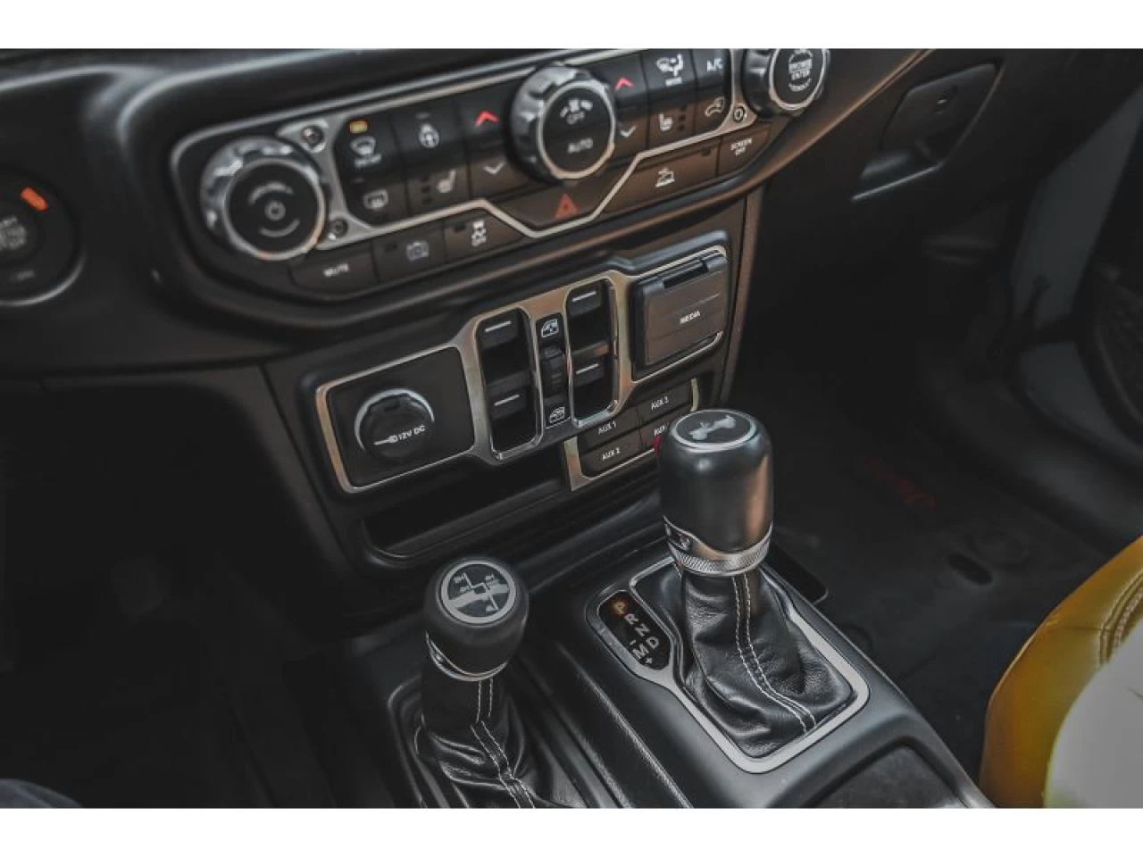 2022 Jeep Wrangler 4XE Sahara 4X4 GROUPE TEMPS FROID ATTELAGE REMORQU Main Image