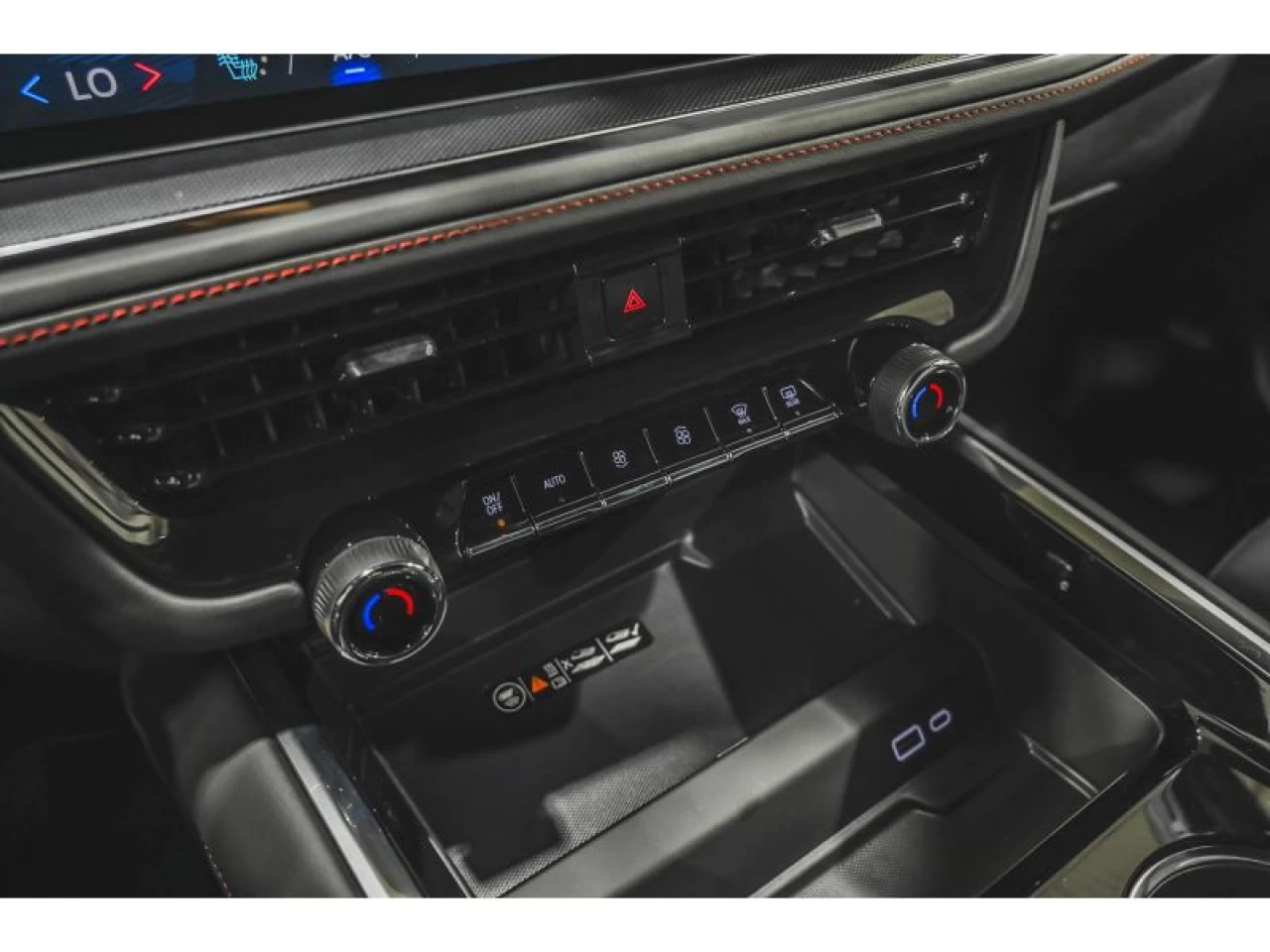 2026 Chevrolet Tahoe RST TOIT PANO GROUPE CONFORT GROUPE REMORQUAGE MAX Image principale