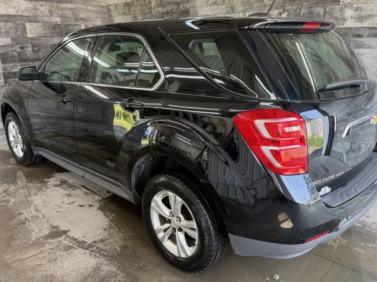 2017 Chevrolet Equinox 4X4 CAM DE RECUL BLUETOOTH **APPROUVÉ À 99.,9%** Image principale