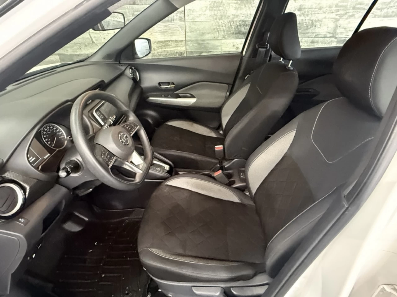 2019 Nissan Kicks SV Bluetooth sieges chauffant commande au volant** Image principale