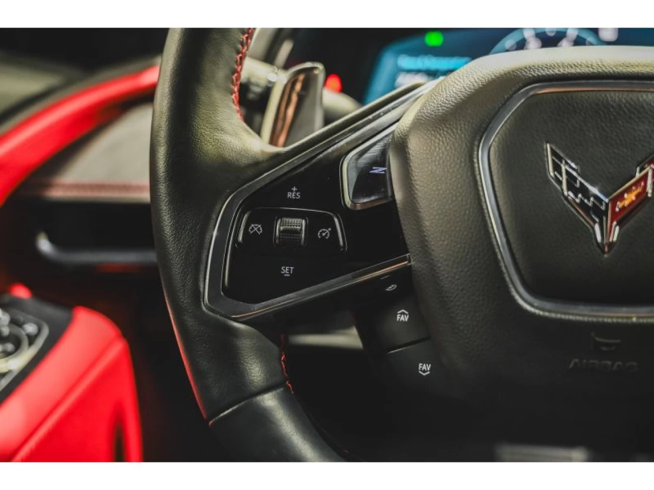 2023 Chevrolet Corvette 2LT CONVERTIBLE ÉCHAPPEMENT PERFORMANCE CARBON FLA Image principale
