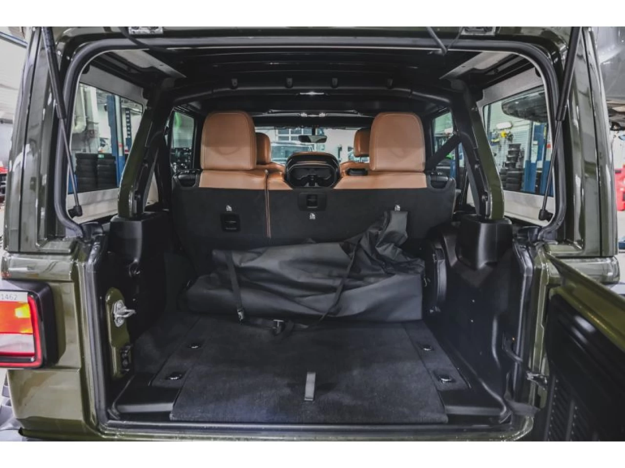 2023 Jeep Wrangler Rubicon 4 Door 4x4 toit sky one -touch Image principale