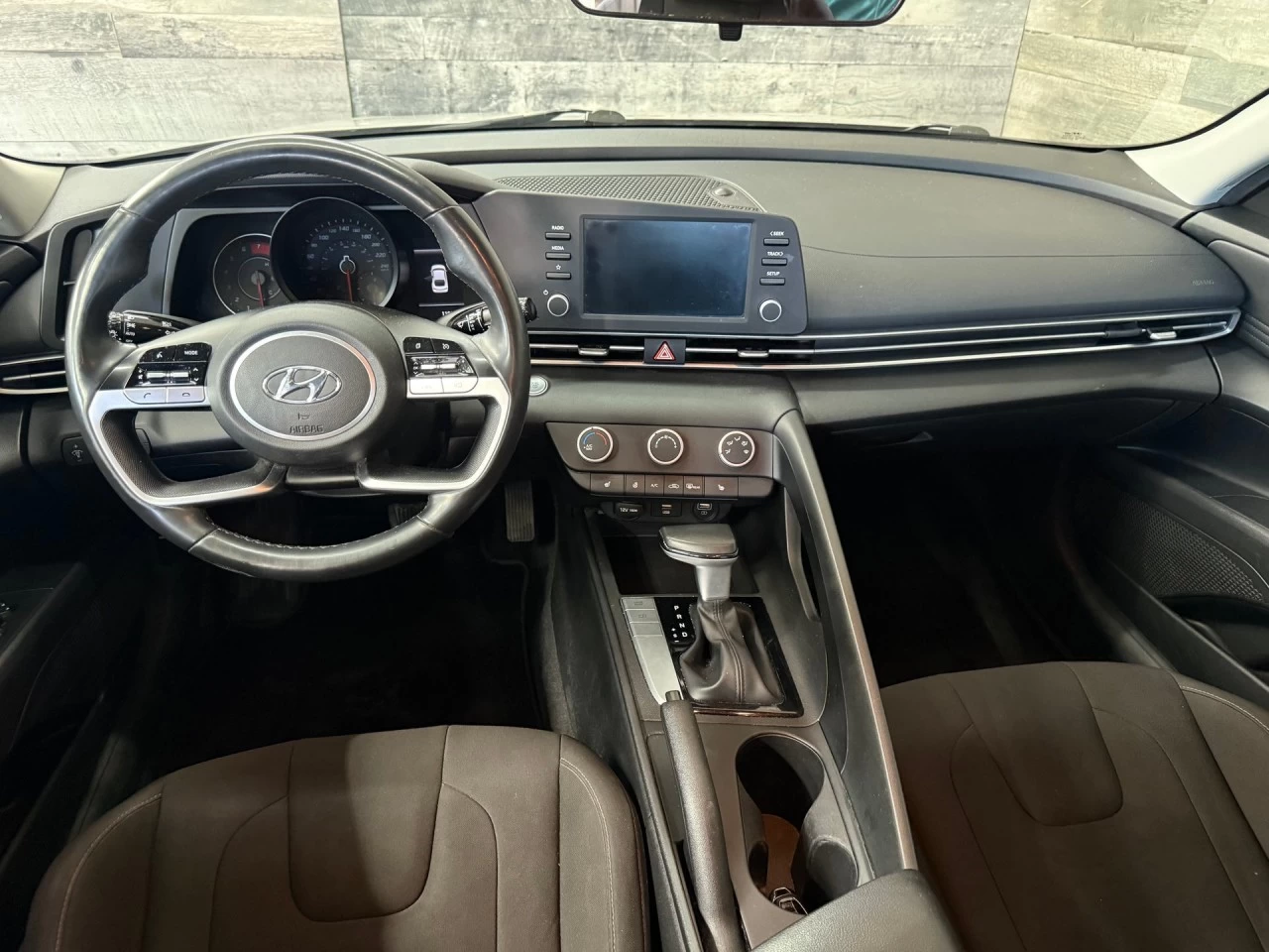 2021 Hyundai Elantra Preferred IVT Image principale