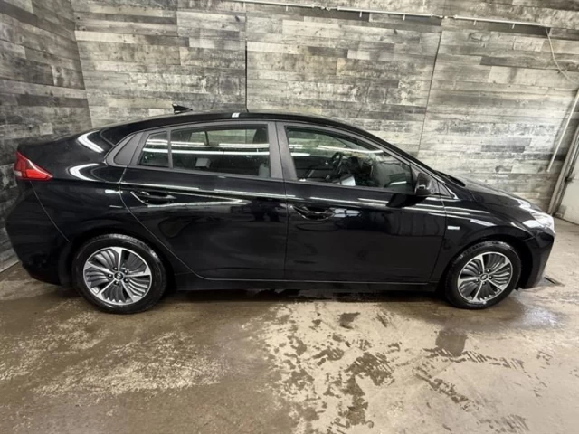 Hyundai Ioniq hybride rechargeable Privilégié HYBRID PLUG-IN NAV ** APPROUVÉ À 99.9% 2020
