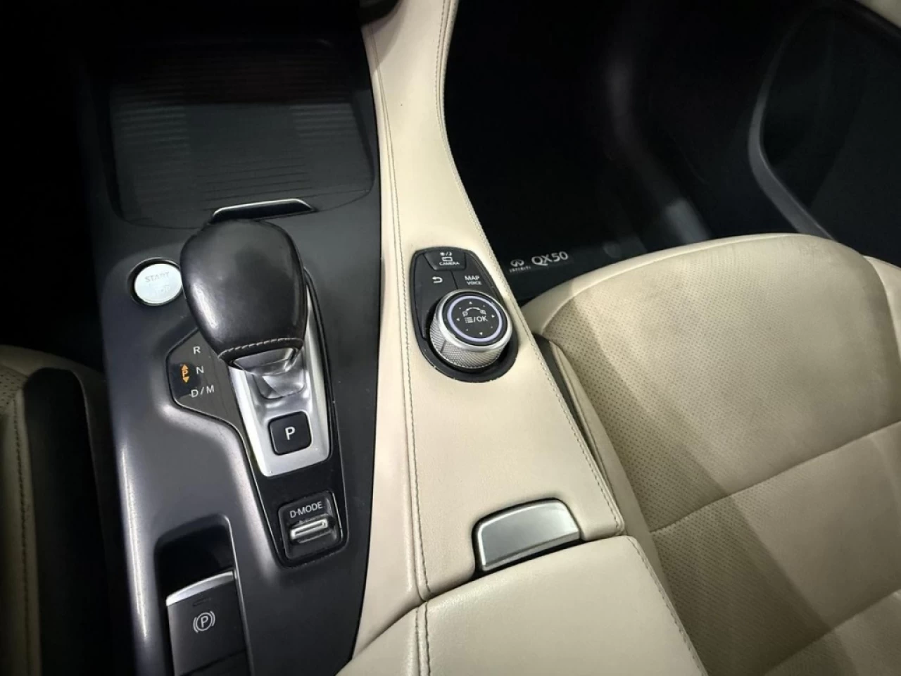 2019 Infiniti QX50 Luxe AWD CUIR TOIT PANO NAV ** APPROUVÉ À 99.9% ** Main Image