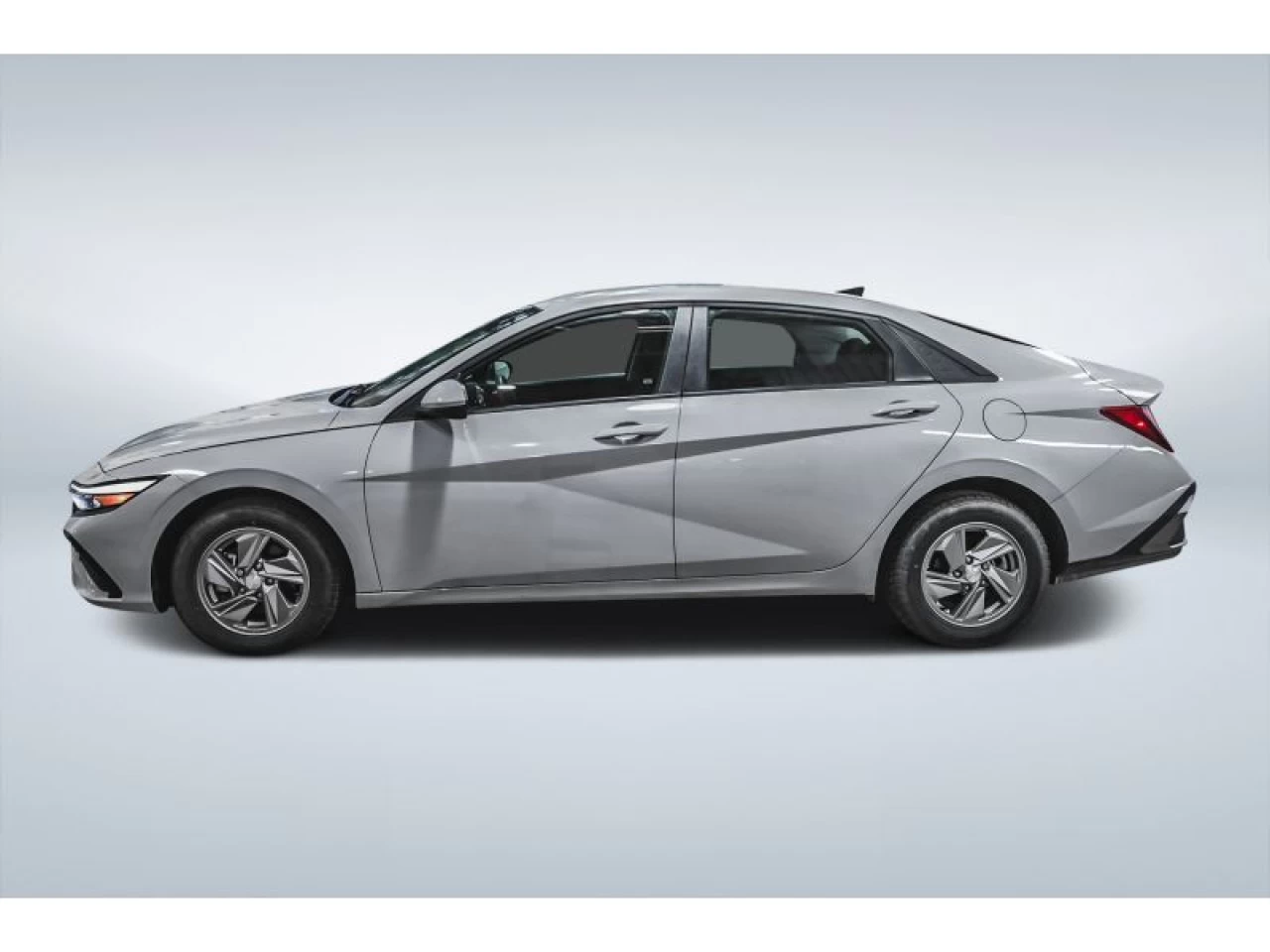 2025 Hyundai Elantra Essential IVT Image principale