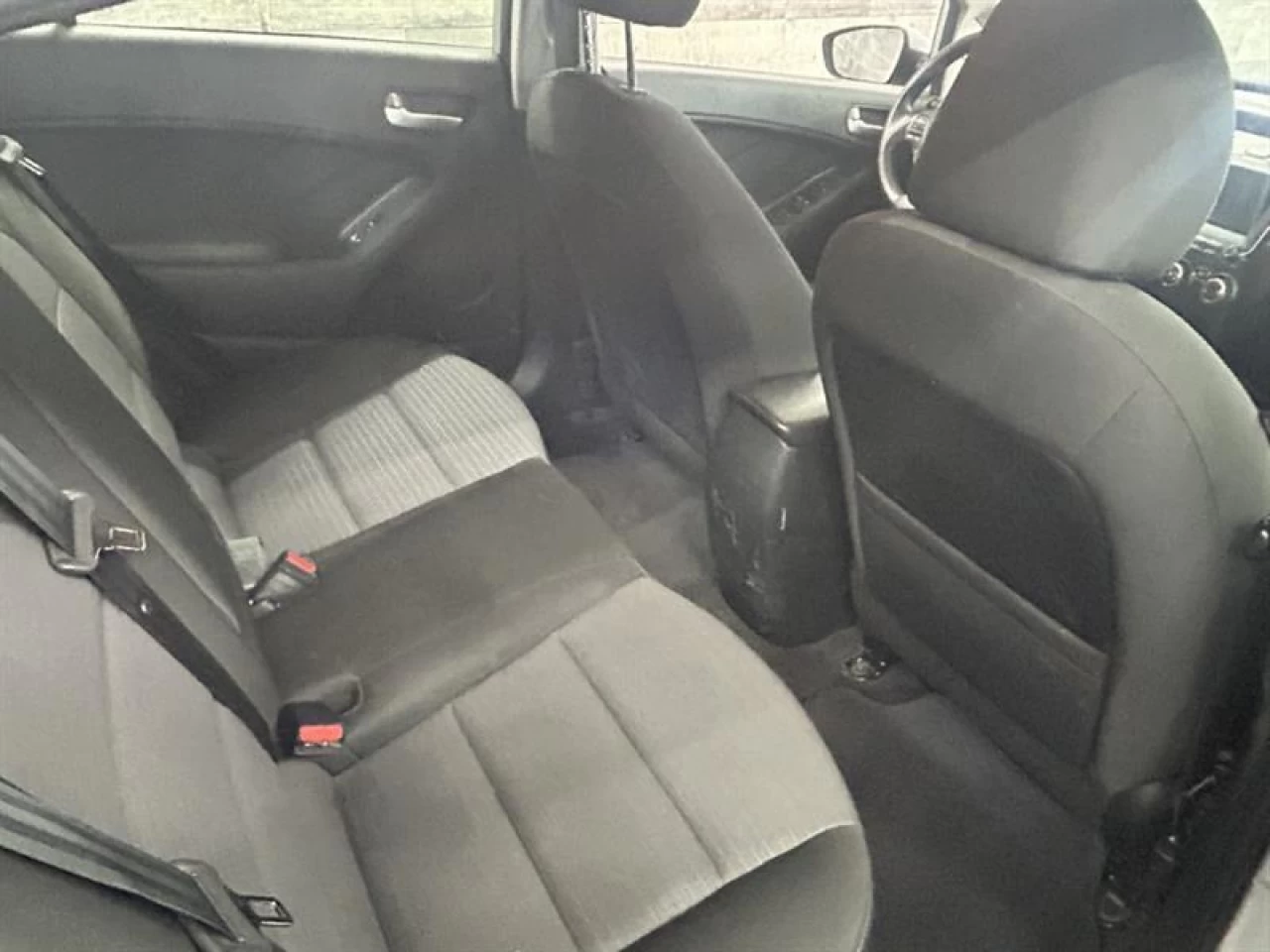 2018 Kia Forte Auto Cam de Recul S. Chauffant ** APPROUVÉE 99.9% Main Image