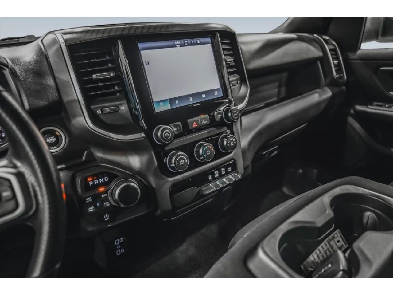 2025 Dodge Ram Big Horn 4x4 Quad Cab 6'4" Box Image principale