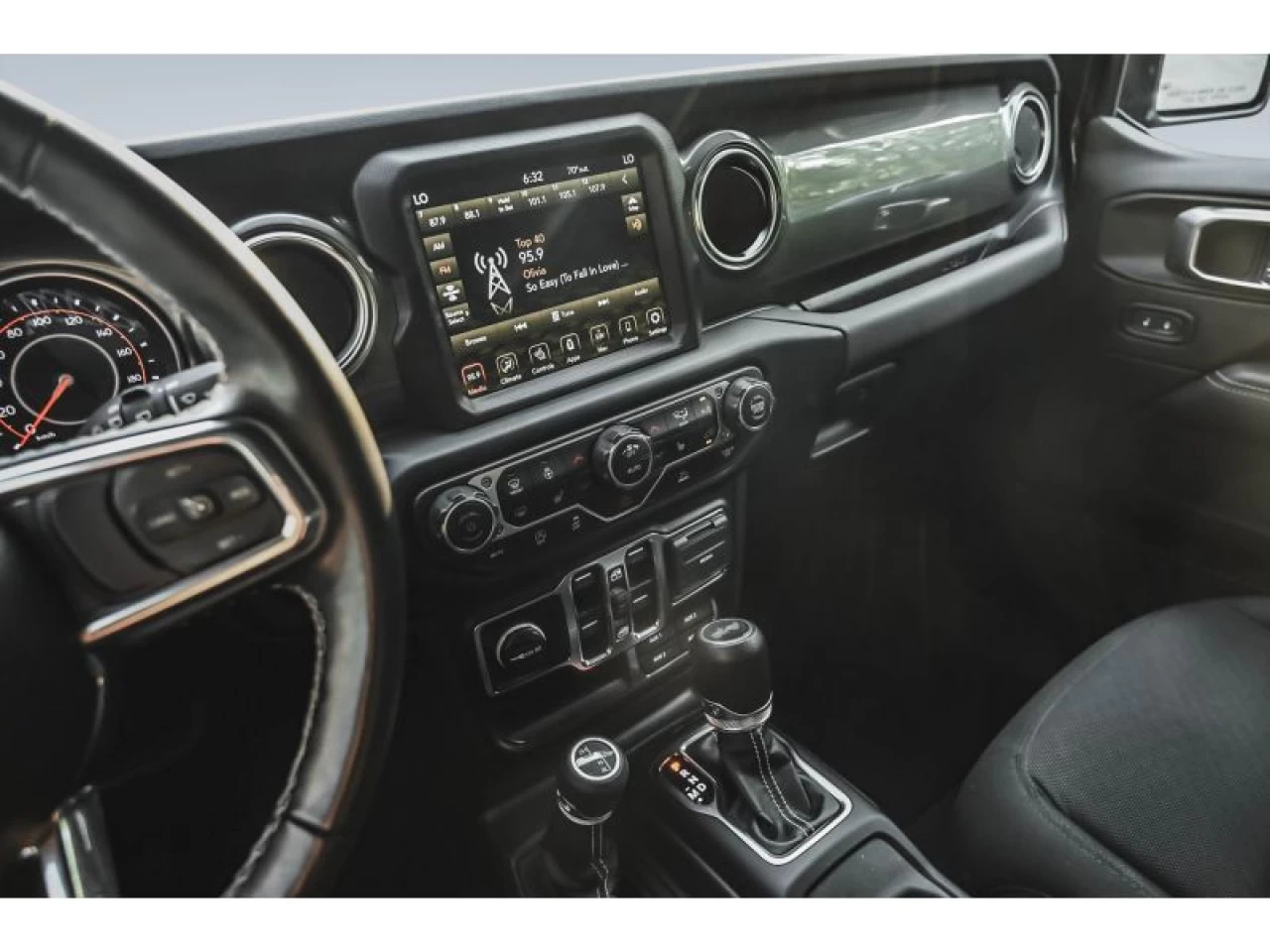 2023 Jeep Wrangler Sahara GROUPE REMORQUAGE TOIT SKY ONE-TOUCH Image principale