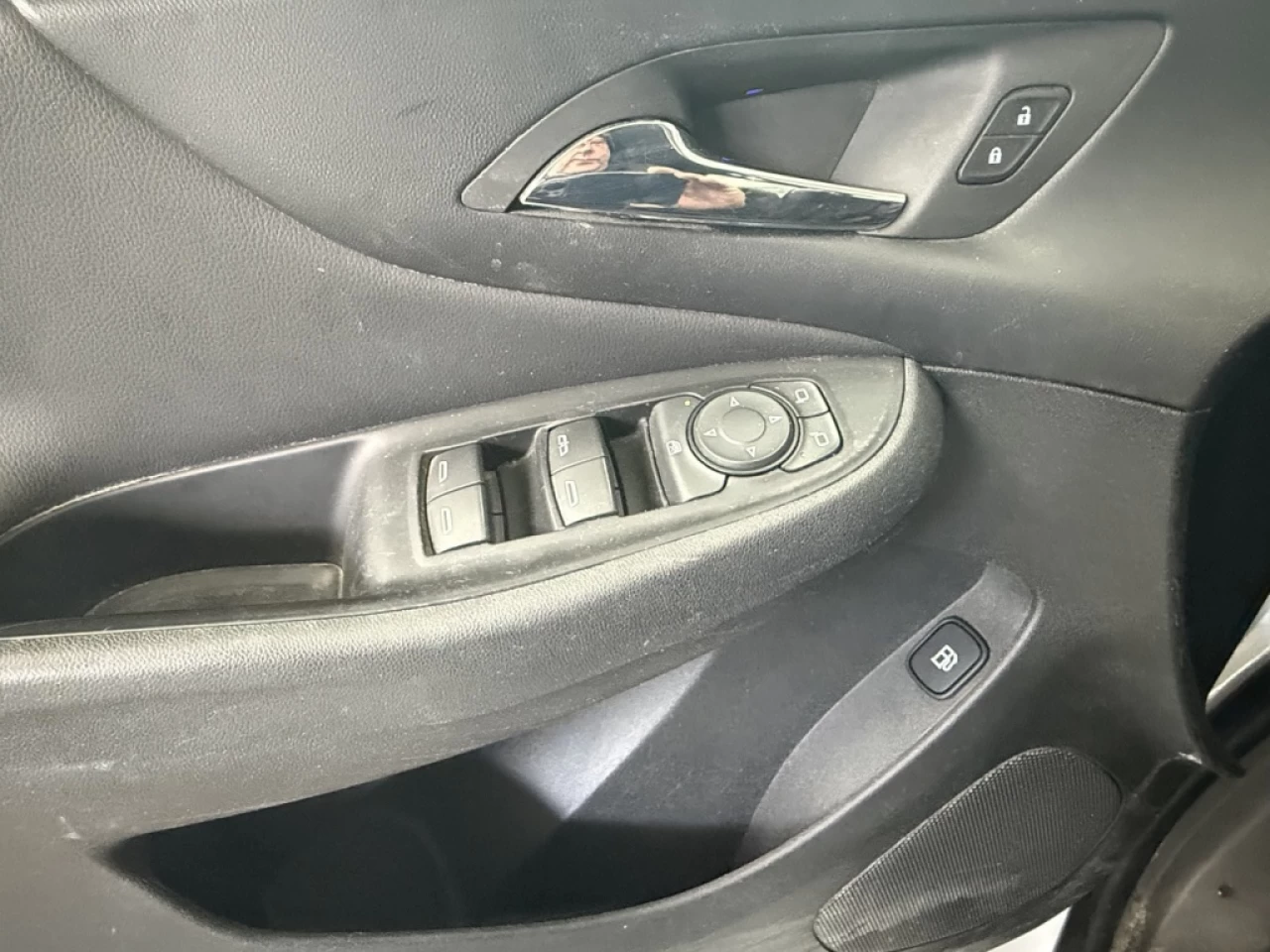 2018 Chevrolet Volt LT BLUETOOTH MAGS **APPROUVÉ À 99,9%** Image principale