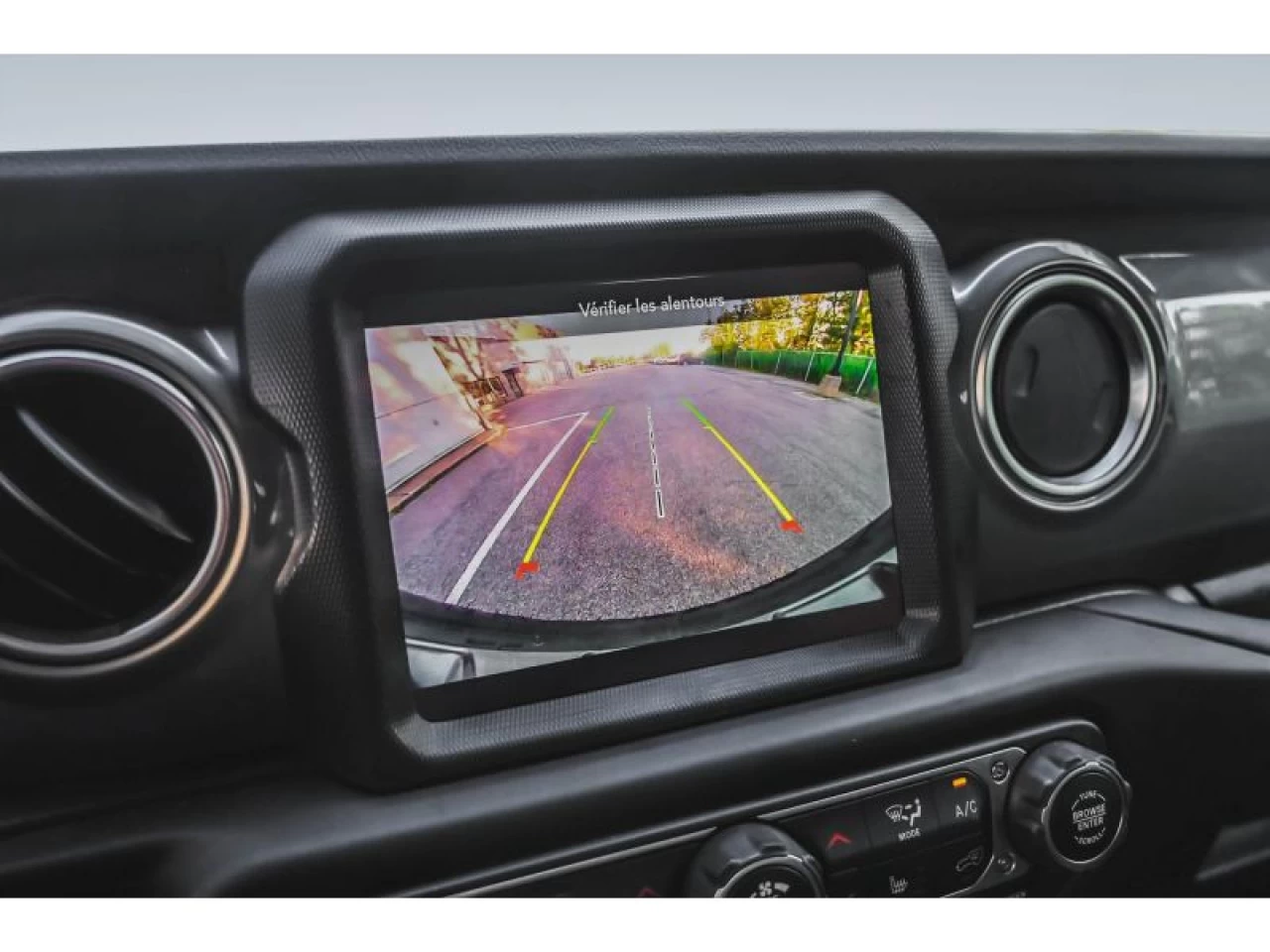 2023 Jeep Wrangler Sahara 4X4 V6 Image principale
