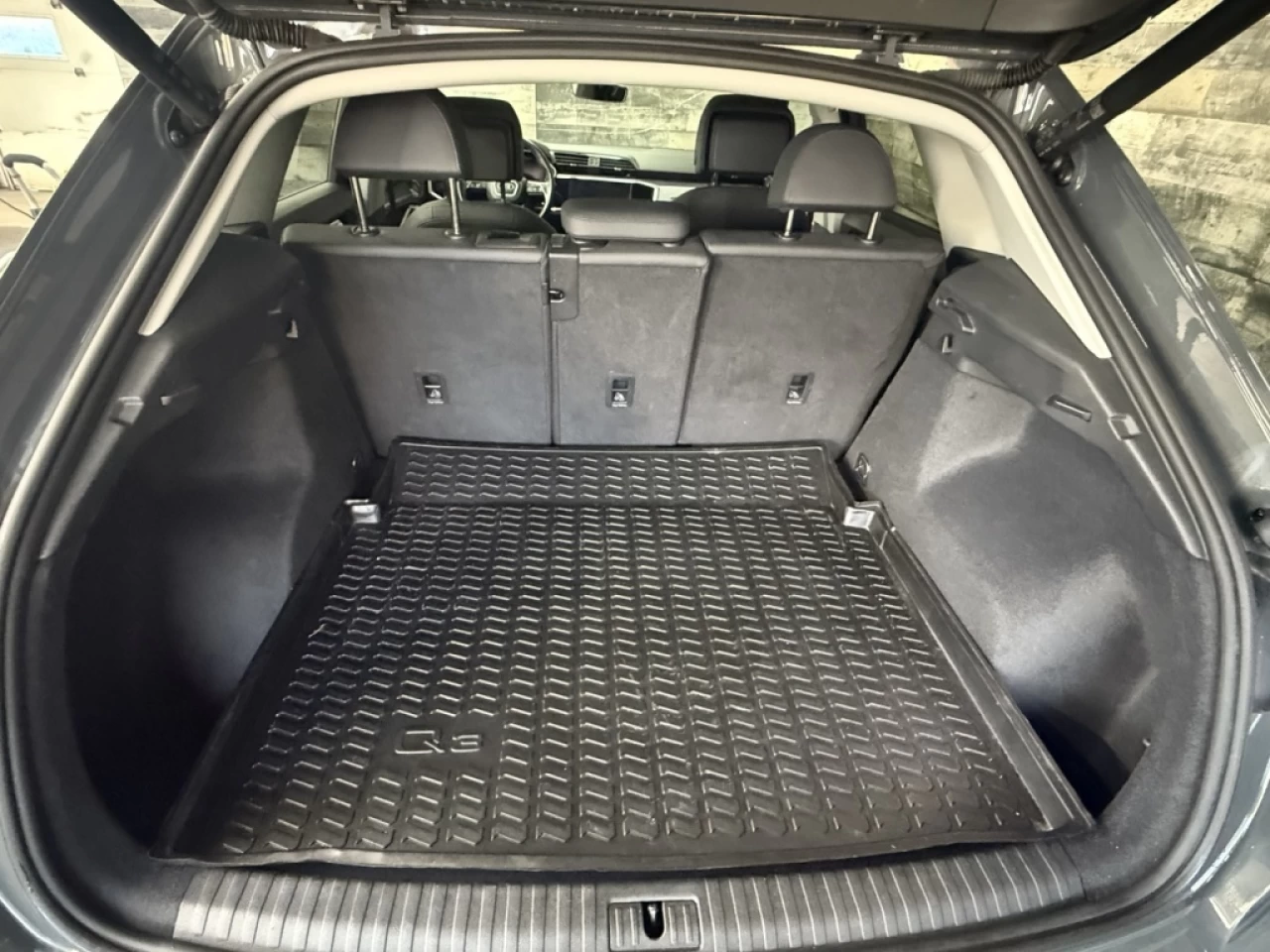 2022 Audi Q3 Komfort AWD TOIT CAM DE RECUL **APPROUVÉ À 99.9%** Main Image