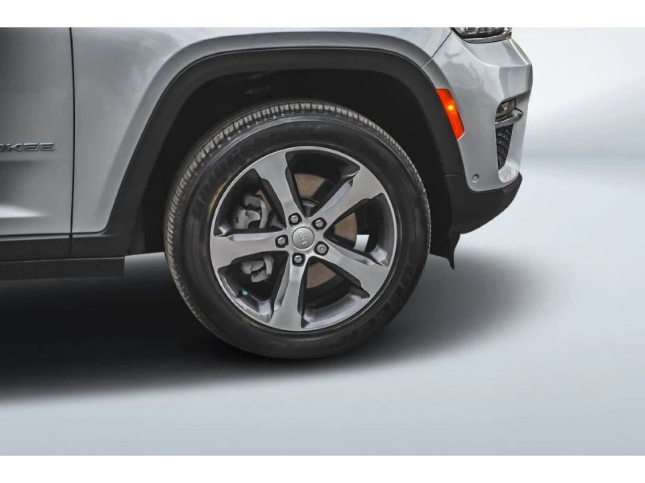 2022 Jeep Grand Cherokee 4xe 4x4 LUXURY REAR SEAT VIDEO PASSENGER SCREEN Image principale