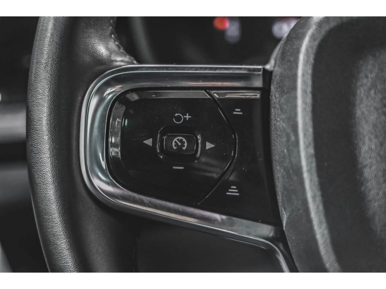 2025 Polestar 2 Long Range Dual Motor TOIT PANORAMIQUE Image principale