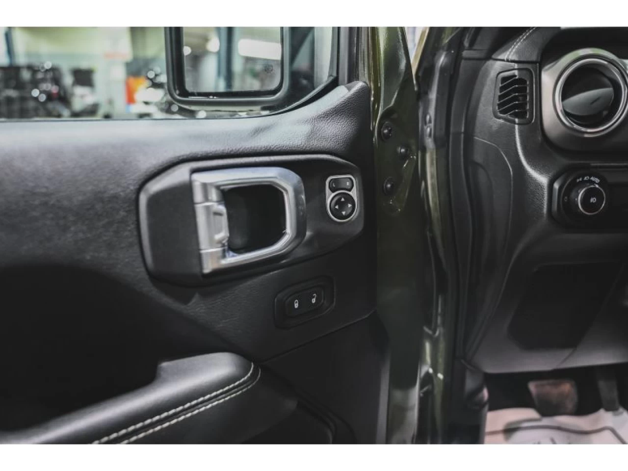 2023 Jeep Wrangler Rubicon 4 Door 4x4 toit sky one -touch Image principale