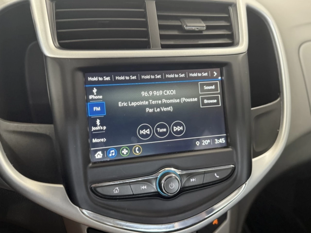 2018 Chevrolet Sonic LT Image principale