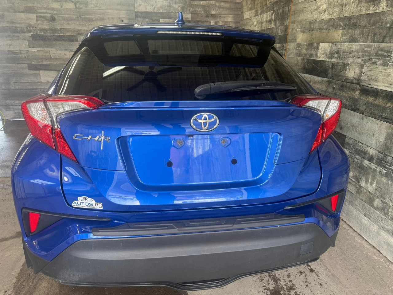 2019 Toyota C-HR XLE Image principale